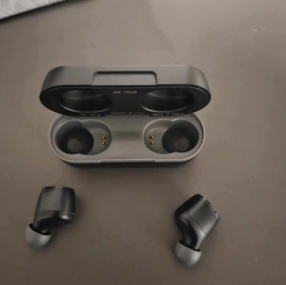 Skull candy ear buds